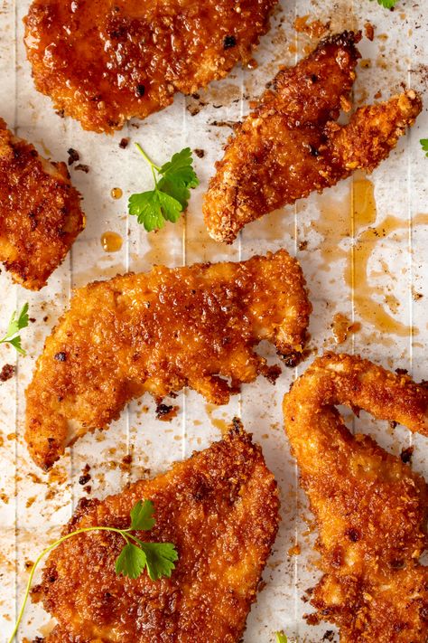 Fried Chicken With Buttermilk, Chicken With Buttermilk, Hot Honey Chicken Recipe, Over Fried Chicken, Hot Honey Recipe, Hot Honey Chicken, Honey Chicken Recipe, Spicy Fried Chicken, Buttermilk Chicken