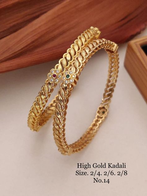 Indian Bangles Gold Design, Indian Bride Jewellery, Bangles Jewelry Designs Gold, Indian Wedding Bangles, Indian Gold Bangles, Indian Brides Jewelry, Gift For Partner, Gold Bangles Indian, Jewel Design