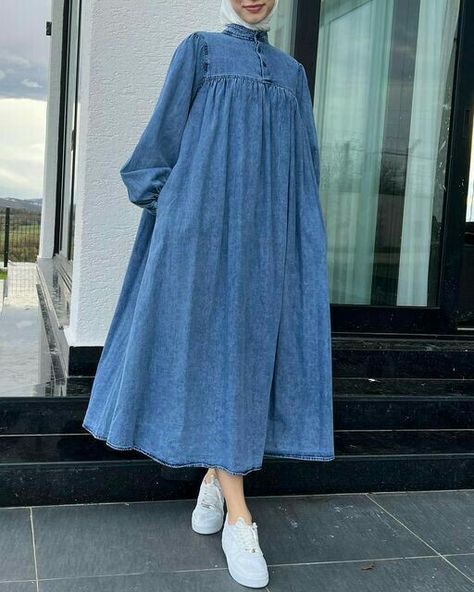 Denim Abaya, Simple Long Dress, Long Sleeve Floral Maxi Dress, Hijab Fashion Summer, Elegant Outfit Classy, Dressy Casual Outfits, Muslim Outfits Casual, Winter Fashion Outfits Casual, Fashion Drawing Dresses