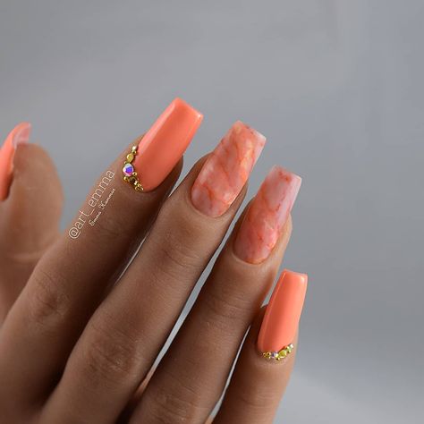 Orange And Peach Nails, Coral Marble Nails, Peach Marble Nails, Orange Marble Nails Acrylic, Orange Marble Nails, Coral Acrylic Nails, Color Durazno, Holiday Acrylic Nails, Glitter Nails Acrylic