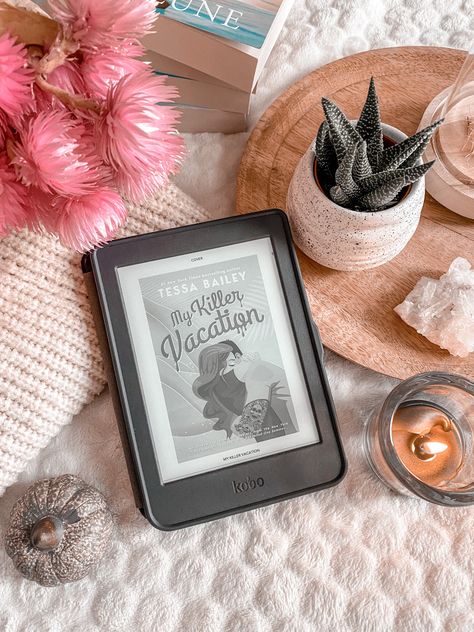 Kindle Flatlay, Kindle Photos, Bookish Flatlay, Book Photography Aesthetic, Book Photography Ideas, Aesthetic Book Photography, Book Flat Lay, Bookstagram Kindle, Book Reading Aesthetic