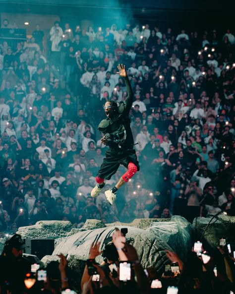 Travis Scott Christmas, Travis Scott Live, Travis Scott Songs, Travis Scott Concert, Tour Photography, Travis Scott Utopia, Travis Scott Wallpapers, Circus Maximus, Travis Scott Astroworld