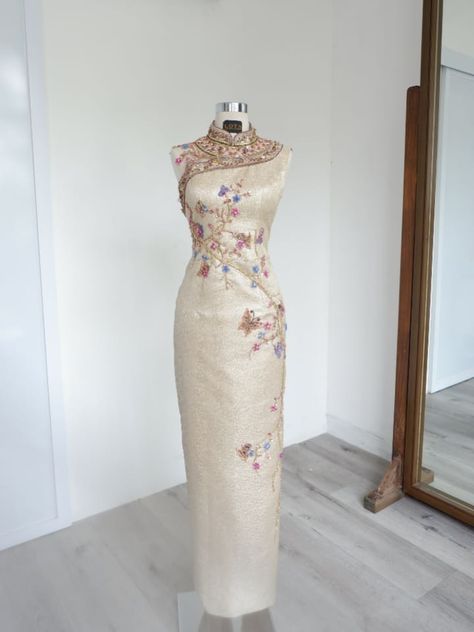 Champagne Gold Cheongsam Vynica | LOTA Cheongsam Sangjit, Gold Cheongsam, Wedding Cheongsam, Modern Cheongsam, Wedding Robe, Illusion Dress, Maternity Gowns, Dress Inspiration, Pre Wedding Photos