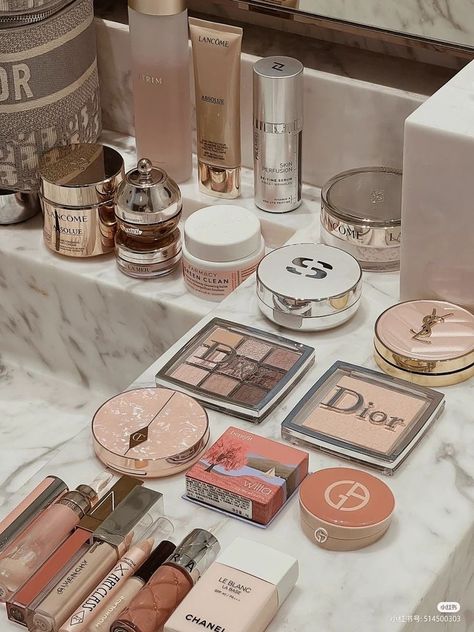 Designer Makeup Aesthetic, Luxury Beauty Aesthetic, Expensive Brands Aesthetic, Luxury Makeup Aesthetic, Makeup Expensive, Expensive Makeup Brands, Make Up Color, Koleksi Makeup, Expensive Makeup