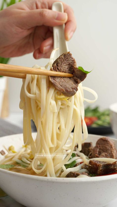 Chinese Beef Noodle Soup Chinese Beef Soup, Beef Stew Noodle Soup, Beef Broth Soup Recipes, Chinese Beef Noodle Soup, Beef Noodle Stew, Chinese Noodle Recipes, Asian Soup Noodle, Chinese Soup Recipes, Bone Broth Soup