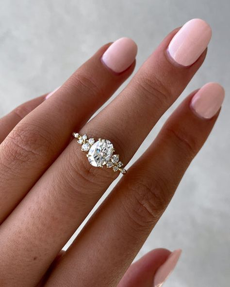 Magical Engagement Rings, Megan Elizabeth, Dream Wedding Ring, Pretty Engagement Rings, Simple Engagement, Cute Engagement Rings, Future Engagement Rings, Rings Vintage, Oval Moissanite