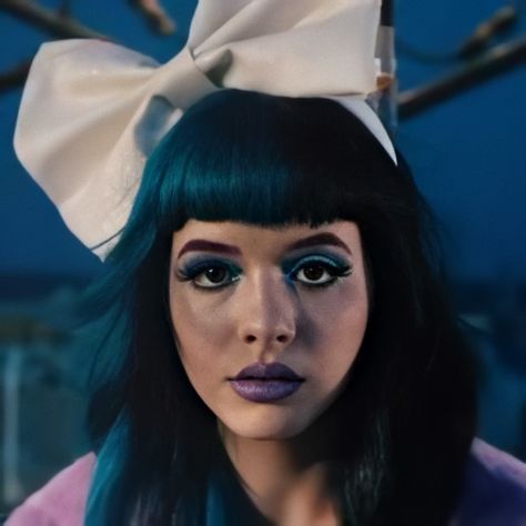 Carousel Melanie Martinez, Carousel Photoshoot, Melanie Martinez Carousel, Melanie Martinez Makeup, Best Artist, Melanie Martinez, Makeup Inspo, Carousel, Music Video