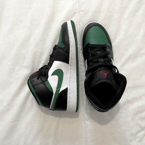 Nike Jordan 1 mid green and black 6US women/ 4.5US teen Jordan 1 Green And Black, Jordan 1 Mid Green, Jordan 1 Green, Quince Stuff, Nike Jordan 1 Mid, Green Jordans, Nike Jordan 1, Green Trainers, Nike Shoes Girls