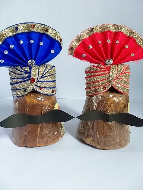 Rukhvat Wedding Ideas, Battisi Packing Ideas, Jaggery Decoration For Wedding, Rukvat Decoration Ideas Wedding, Jaggery Packing Ideas For Wedding, Rukwat Ideas Marathi Wedding, Rukhvat Wedding Decorations, Rukwat Ideas, Wedding Ring Pillow Diy