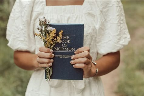 Book Of Mormon Photography, Lds Mission Pictures Sister Missionaries, Lds Missionary Photoshoot, Lds Mission Pictures, Missionary Photoshoot Sister, Sister Missionary Packing List, Missionary Aesthetic, Lds Missionary Pictures, Lds Sister Missionary Outfits