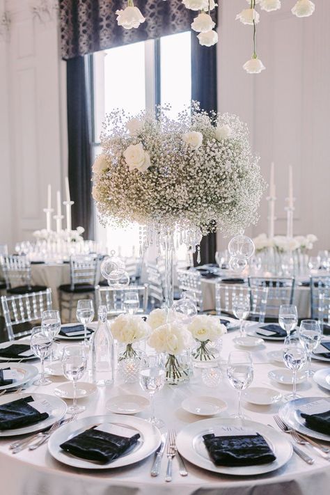 Classic Wedding Centerpieces, Luxury Floral Arrangements, White Wedding Flowers Centerpieces, Gypsophila Wedding, Black And White Wedding Theme, Floral Arch Wedding, Modern Wedding Flowers, White Wedding Theme, Dream Wedding Decorations