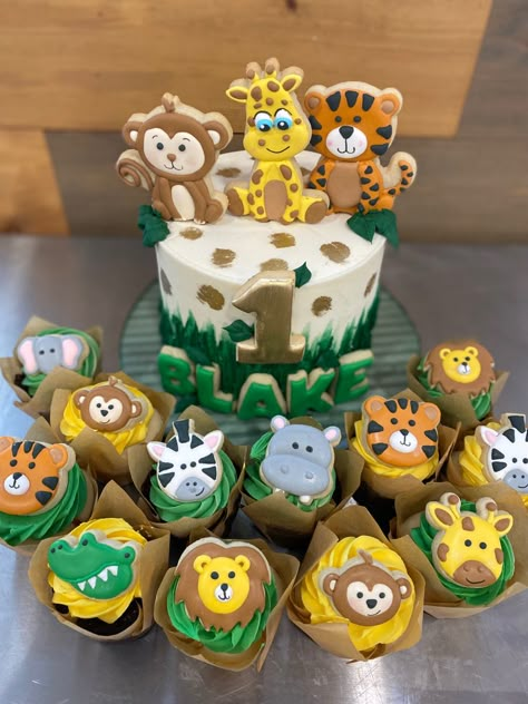 Safari Birthday Party Cupcakes, Wild One First Birthday Cake Smash, Wild One Cupcake Cake, Zoo Smash Cake, Jungle Themed Smash Cake, Two Wild Cupcake Ideas, Wild One Cupcakes Boy, Safari Theme Cake 1st Birthdays, Wild One Birthday Party Boys Cake