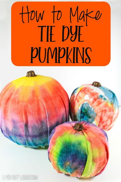 Tie Dye Pumpkin, Halloween Sewing Crafts, Diy Tie Dye, Craft Pumpkins, Handy Craft, Make A Tie, Halloween Craft Projects, Thanksgiving Projects, Halloween Sewing