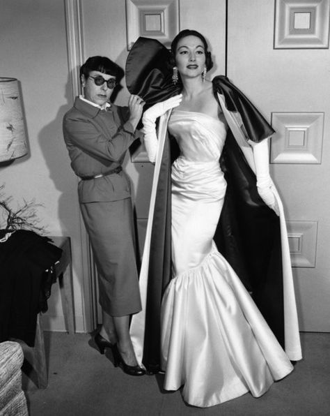 Edith Head Gowns | Edith Head Evening Gown | Edith Head Edith Head Designs, Edith Head Fashion, Carmen Dell'orefice, Edith Head, Hollywood Costume, Glamour Vintage, Romantic Novel, Couture Mode, Vintage Gowns