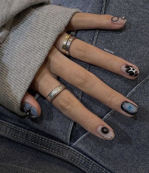 Dark Nail Designs Gothic Short, Black Nail Designs Goth, Summer Goth Nails Short, Galactic Nail Designs, Dark Short Nails Ideas, Black Nail Art Short, Dark Nails Short, Dark Nail Designs Gothic, Dark Nail Art Designs