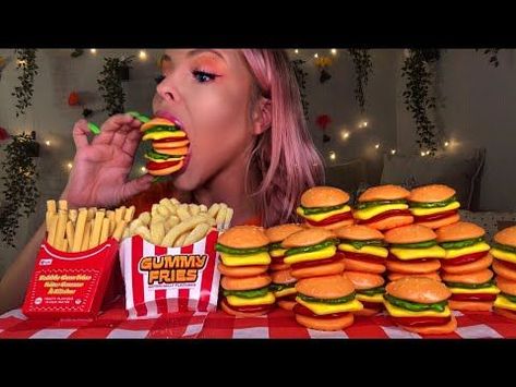 Hunnibee Asmr, Gummy Burgers, Strange Food, Wonderland Room, Asmr Soft, Anna Coronation, Candy Videos, Birthday Sweets, Coronation Dress