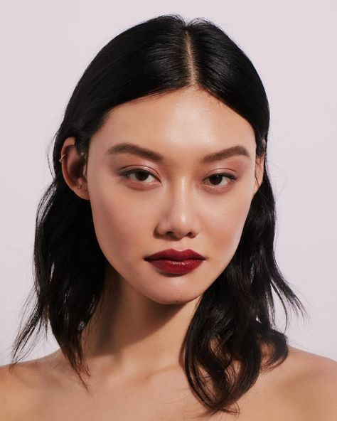 The Rough Lip Look Tutorial #kbeauty #frenchbeauty #beauty #makeup #lipstick Lipstick Dark Red, New Makeup Ideas, Long Hair Models, Dark Lipstick, Smink Inspiration, Beauty Make-up, Makeup Hacks, Trendy Makeup, Braids For Long Hair