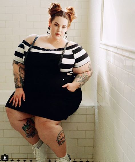 Forget about flatteringsize-22 model Tess Holliday wears colorful outfits and bold prints(Not all plus-size women want to wear black) Tess Holiday, Tess Holliday, Fashion Rules, Look Plus Size, Plus Size Beauty, Plus Size Models, Festival Looks, Colourful Outfits, Look Plus