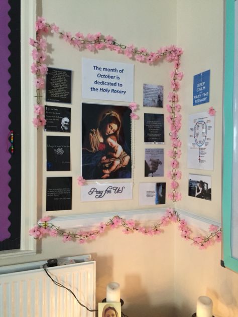 October is the month of Mary, this is my display to help my students learn about the rosary. Catholic classroom display Theology Classroom Ideas, Month Of The Rosary Bulletin Board, Confirmation Classroom Display, Mother Mary Bulletin Board Ideas, Catholic Classroom Ideas, Catholic Classroom Decor, Rosary Display, Classroom Displays Secondary, Month Of Mary