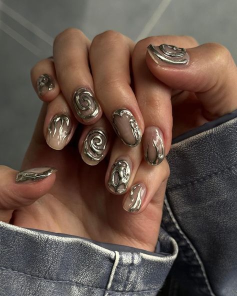 Silver powder @adoreprofessional | Instagram Silver Nail Designs, Mens Nails, Retro Nails, Punk Nails, Grunge Nails, Pretty Gel Nails, Crazy Nails, Silver Nails, Minimalist Nails