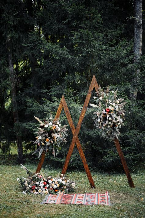 Wedding Arch With Greenery, Arch With Greenery, Rustic Wedding Arch, Wooden Wedding Arches, Wedding Arch Rustic, Double Triangle, Wedding Reception Flowers, Wedding Altars, Arch Decoration Wedding