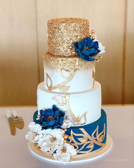 Royal Blue Wedding Cakes, Royal Blue Cake, Wedding Cake Navy, Navy Blue And Gold Wedding, Wedding Theme Color Schemes, Blue Wedding Decorations, Wedding Anniversary Cakes, Quinceanera Cakes, Gold Wedding Theme