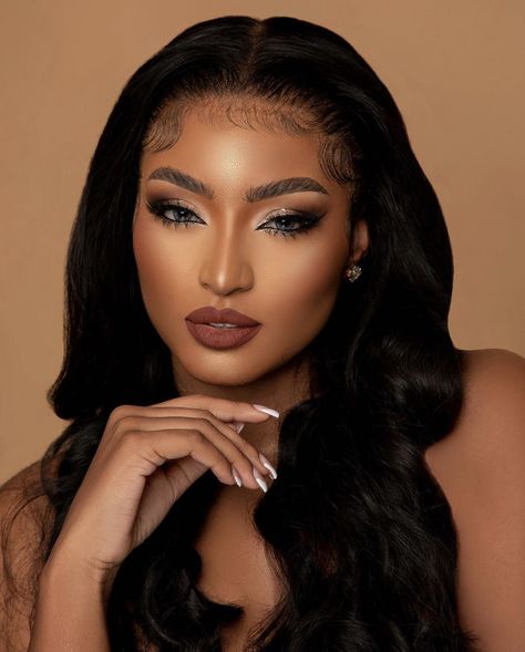 Club Makeup Looks Black Women, Make Up Ideas For Photoshoot, Birthday Headshot Ideas, Makeup Looks For Graduation Pictures, Glam Hairstyles Black Women, Birthday Shoot Makeup Looks, Birthday Photoshoot Makeup Ideas, Headshot Makeup Black Women, Photoshoot Makeup Ideas For Black Women