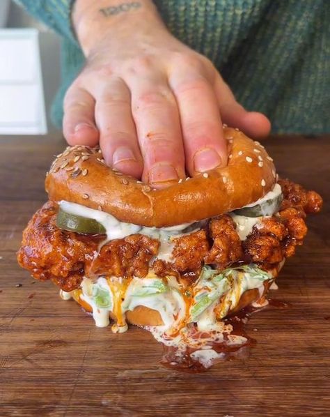 Chicken recipes on Instagram: "Hot Nashville Chicken Burger by @mush.kitchen 🤤  #foodstagram #chickenburger #burger" Shaggy Sandwich, Nashville Chicken Sandwich, Chicken Food Truck, Specialty Burgers, Nashville Hot Chicken Sandwich, Chicken Burger Recipe, Restaurant Burger, Spicy Chicken Sandwich, Nashville Chicken