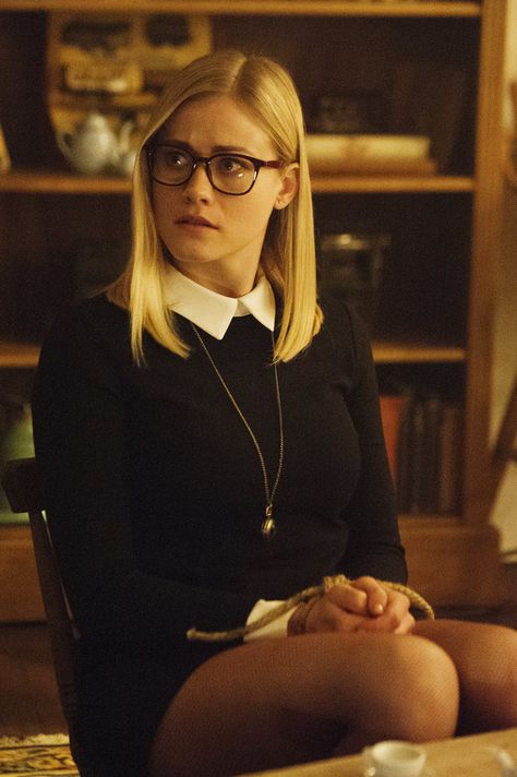 Olivia Taylor Dudley - as  Alice Quinn - in the Magicians (SyFy Chanel Series 2015-) The Magicians Alice Quinn, The Magicians Characters, Olivia Dudley, Alice Quinn, The Magicians Syfy, Olivia Taylor Dudley, Popular Shows, American Actress, The Magicians