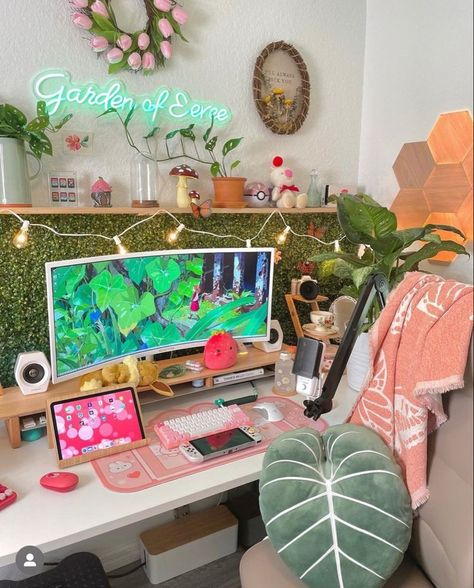 Aesthetic desk room decor inspo and ideas Cozy Cubicle, Pastel Aesthetic Room, Green Pc, Board Game Room, Danish Pastel Aesthetic, Cubicle Decor Office, Gaming Desk Setup, Cozy Desk, Healing Room