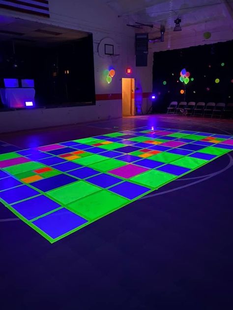 Glow Party School, Dark Masquerade, Pta Activities, Sweet 16 Party Planning, Sweetheart Dance, Glow Dance, Dance Activities, Purim Party, Middle School Dance