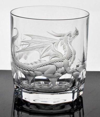 i so need this!! Celestial Dragon, Dragon Crystal, Dragon Dreaming, Dragon Glass, Dragon's Lair, Glass Engraving, Cool Dragons, Crystal Stemware, Dragon Decor