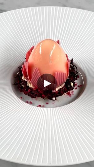 Fancy Desserts Presentation, Fancy Food Presentation, Fancy Chocolate, Chef Styles, Dessert Presentation, Kitchen Skills, Dessert Plating, Chocolate Art, Pastry Art