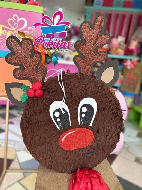 Christmas Pinatas, Christmas Piñatas, Christmas Pinata, Christmas Centrepieces, Piñata Ideas, Mini Pinatas, Diy Pinata, Preschool Arts And Crafts, Easter Eggs Diy