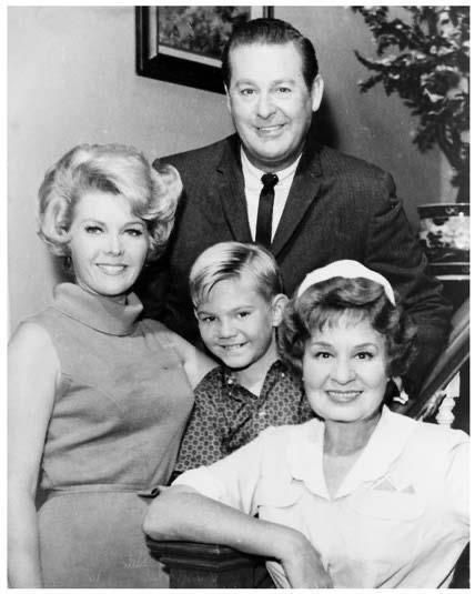 Hazel Tv Show, Shirley Booth, The Donna Reed Show, Donna Reed, Black And White Movie, Vintage Television, Classic Television, Old Shows, Old Tv Shows