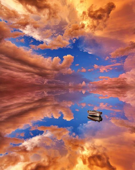 How perfectly these salt flats in Bolivia reflect the sunset after a rain Bolivian Salt Flats, Bolivia Salt Flats, Uyuni Salt Flats, Uyuni Bolivia, Bolivia Travel, Vacation Itinerary, Salt Flats, Mirror Reflection, South America Travel