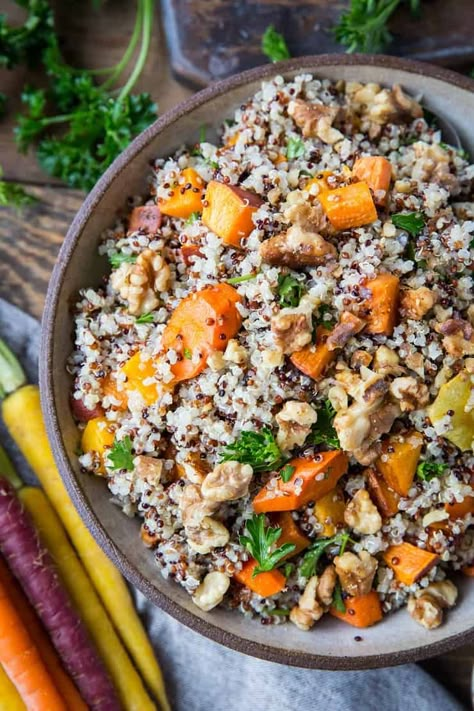 Top down roasted winter vegetable quinoa salad Vegetable Quinoa Salad, Vegan Quinoa Recipes, Roasted Winter Vegetables, Christmas Salad Recipes, Cider Vinaigrette, Healthy Food Recipe, Recipes Winter, Winter Vegetable, Salad Aesthetic