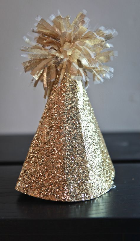 Glitter Tasseled Party Hat - would be perfect for New Year's or the Little One's Birthday Party! Handmade Gold Hats For Party, Gold Party Hat For Winter, Fitted Gold Party Hat, Birthday Hat Diy, Handmade Gold Party Hat, New Year’s Eve Hats Diy, Party Hat Craft, Christmas Performance, Future Painting