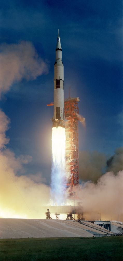 Saturn 5, Apollo Space Program, Nasa Space Program, Rocket Space, Apollo Program, Nasa Space Shuttle, Nasa Apollo, Space Launch, Apollo Missions