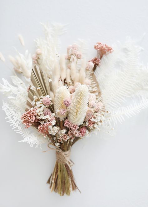 dried flower arrangement, dried flower bouquet, dried florals Pink Globe, Tall Bud Vase, Dried Wedding Flowers, Wildflower Bridal Bouquets, Globe Amaranth, Flower Bouquet Diy, Thistle Flower, Dried Bouquet, Natural Flowers