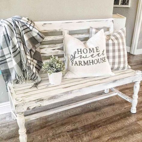 Farmhouse Front Porch Bench #farmhouse #rustic #porch #decor #decorhomeideas Front Porch Bench, Farmhouse Porch Decor, Porch Bench, Porch Remodel, White Bench, Rustic Entryway, Farmhouse Front Porches, Farmhouse Porch, Foyer Decorating