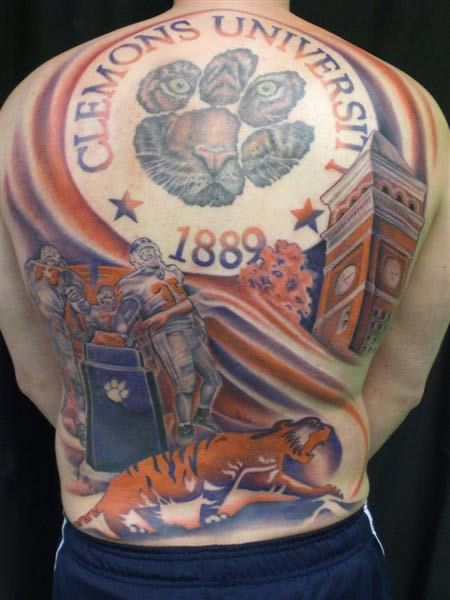 Misspelled Clemson..... lol oh south carolina... i love you so much. Misspelled Tattoos, Tattoo Mistakes, Terrible Tattoos, Sport Tattoos, Sports Quotes Motivational, Italian Tattoos, Clemson Fans, Piece Tattoo, Zelda Tattoo