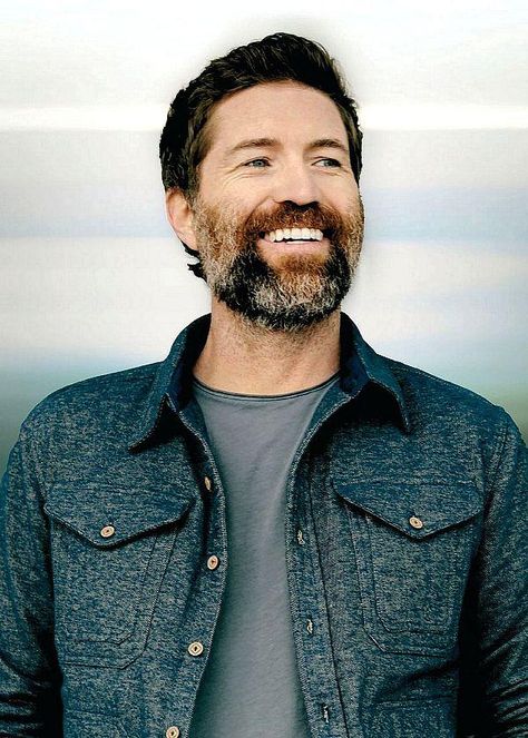 Josh Turner to Showcase Award-Winning Country Classics at Edgewater’s E Center in August Josh Turner Selfie, Famous Bears, Men Singers, Sofia Vergara Style, Jo Koy, Tommy James, Jeff Foxworthy, Josh Turner, Easton Corbin