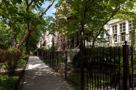 Lincoln Park | Chicago Neighborhood — KM Living Mansion Neighborhood, Chicago Brownstone, Clybourne Park, Chicago Bungalow, Nostalgic Summer, Chicago Living, Chicago Vacation, Lincoln Park Chicago, Lincoln Park Zoo