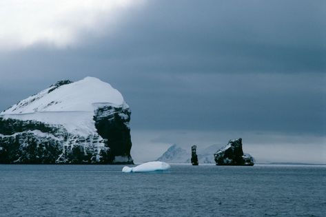 Deception Island, National Geographic Expeditions, Chinstrap Penguin, Arctic Landscape, Gentoo Penguin, Shetland Islands, Water Boat, Southern Ocean, Ends Of The Earth