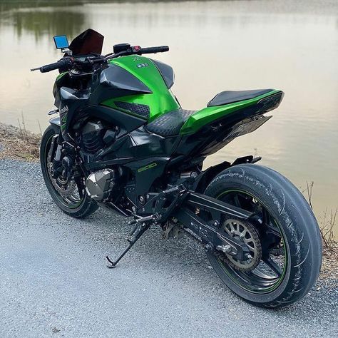 Z800 on Instagram: “Follow 👉 @kawasaki_z800br on Instagram and Facebook 💚💚 #kawasaki #kawasakiz800 #motorcycle #2wheels #hjchelmets #bikersofinstagran #z800e…” Hjc Helmets, Biker Boys, Motorcycles, Cars, Vehicles, On Instagram, Quick Saves, Instagram