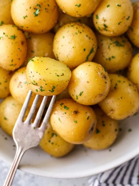 The Best Buttery Boiled Potatoes - Completely Delicious Boiled Golden Potato Recipes, Boiled Yukon Gold Potatoes, Boiled Yellow Potatoes, Boiled Fingerling Potatoes, Boiled Mini Potato Recipe, Boiled Potatoes And Carrots, Boiled Baby Potato Recipes, Boiled Red Potato Recipes, Swedish Picnic