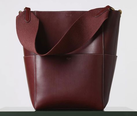 Check Out the Céline Fall 2015 Handbag Lookbook Purse Trends, Elegant Bags, Cute Handbags, Burberry Handbags, How To Make Handbags, Prada Handbags, Brown Bags, Satchel Handbags, Fall 2015