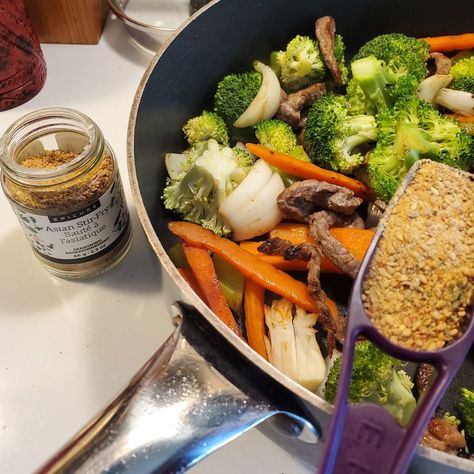 Asian Stir Fry - Epicure Add 1 tbsp oil to pain Cook protein added into stir fry Add 3 cups of vegetables & cook 4-6 min Add Epicure Asian Stir Fry Seasoning https://chelseyhuard.epicure.com/en-ca/recipe/customizable-asian-stir-fry Asian Stir Fry Recipes, Stir Fry Seasoning, Asian Stir Fry Recipe, Fry Seasoning, Stir Fry Vegetables, Asian Stir Fry, Fry Recipes, Vegetable Stir Fry, Stir Fry Recipes