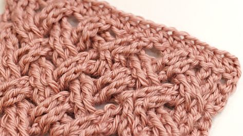 Celtic Weave Crochet Stitch - Bella Coco Crochet Celtic Weave Crochet Pattern, Celtic Weave Stitch, Celtic Crochet, Crochet Celtic, Bella Coco Crochet, Left Handed Crochet, Bella Coco, Banana Drinks, Celtic Weave